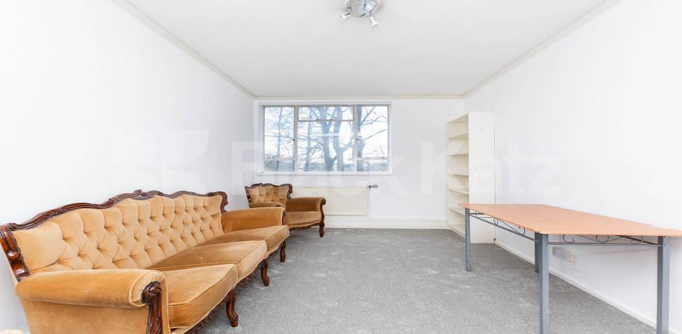 			GOOD FOR 2 SHARERS!, 2 Bedroom, 1 bath, 1 reception Apartment			 Cruikshank Street, KINGS CROSS / ISLINGTON